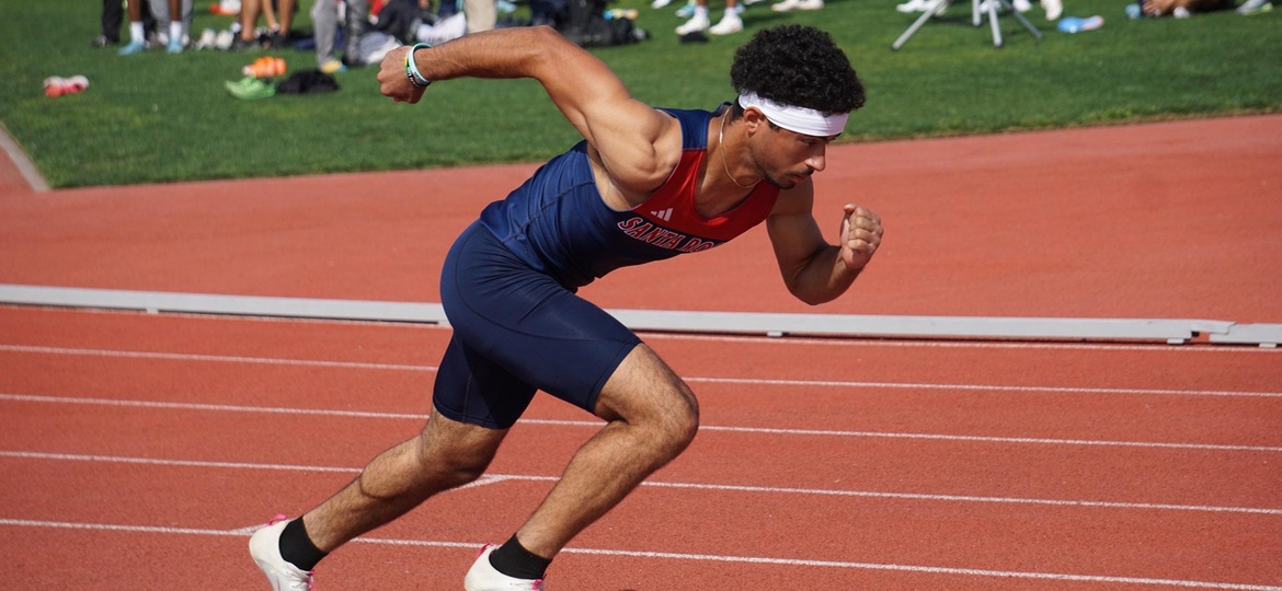 Dominick Andrade starting the 400m.